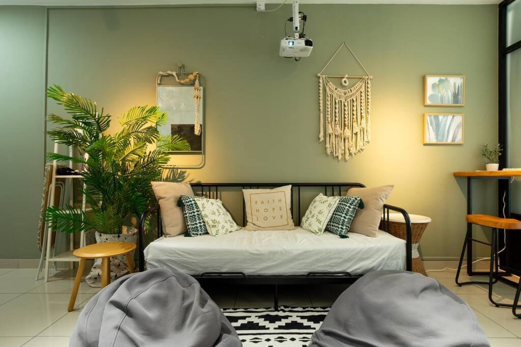 Pulse - Boho At Majestic